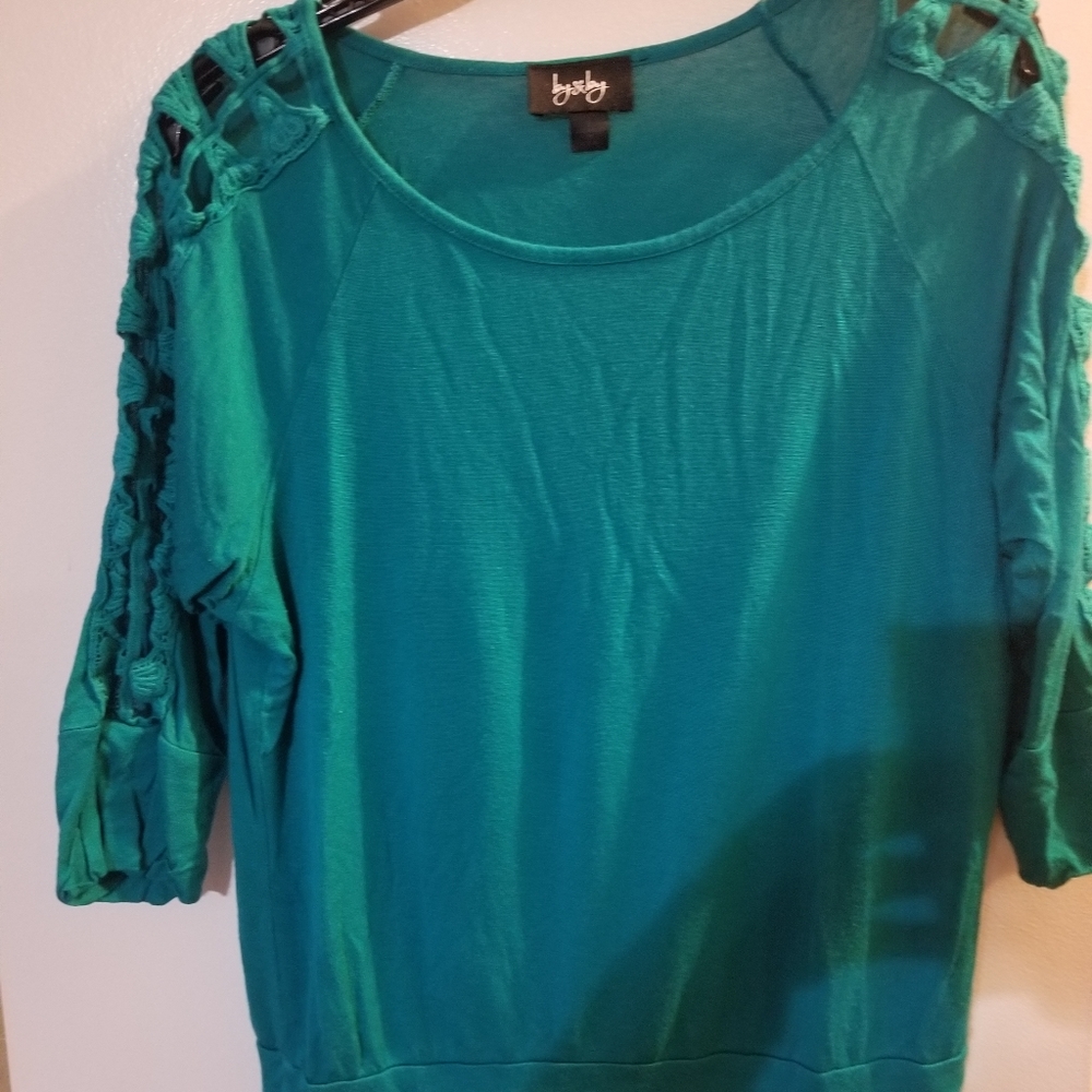 Beautiful soft blouse with accented 3/4 sleeves
